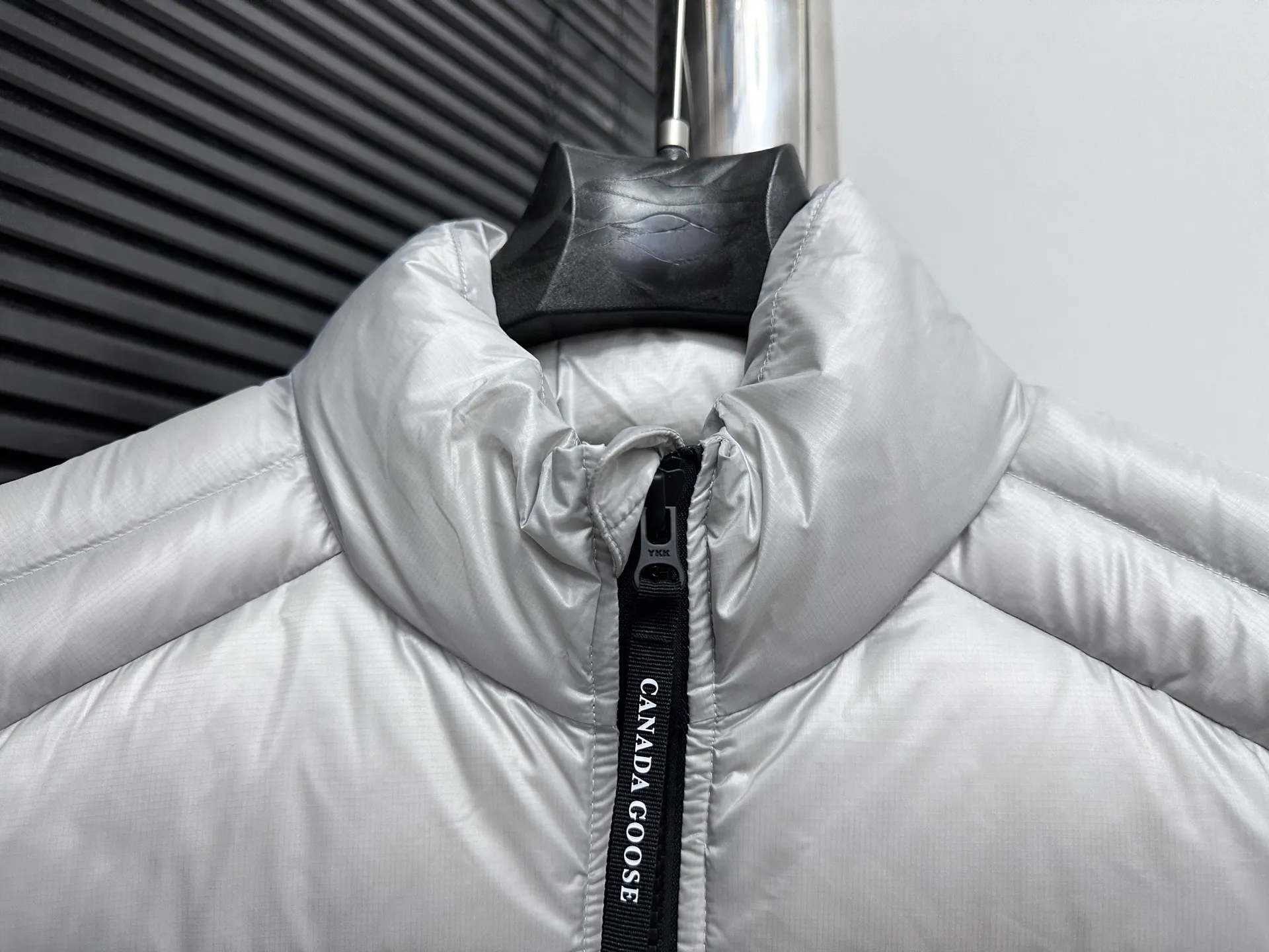 P560 [Canada Goose] CROFTON light down vest R water-repellent treatment Winall windproof fabric 700-fill down capacity Original molding Detailed production The upper body effect is stunning Exclusively available on the Xiaohongshu purchasing platform The highest version on the market Code number: XS-XXL